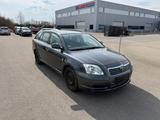 Toyota Avensis Kombi 2.2 D-CAT Executive - Toyota Avensis aus 2005