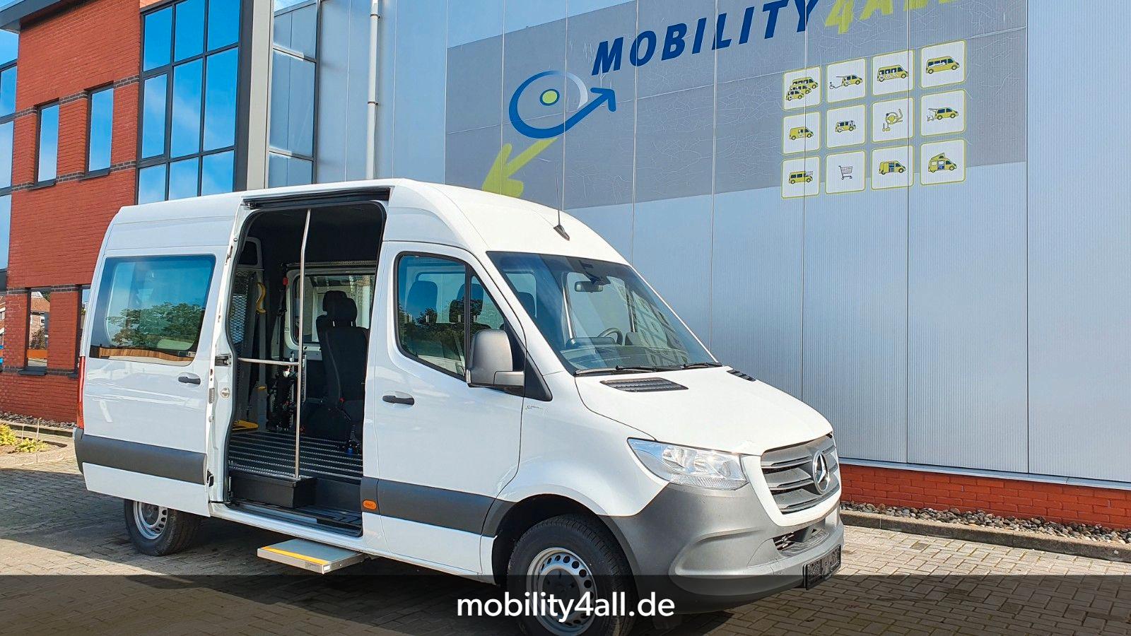 Mercedes-Benz NEU ! Rollstuhltransport mit Drehsitzen