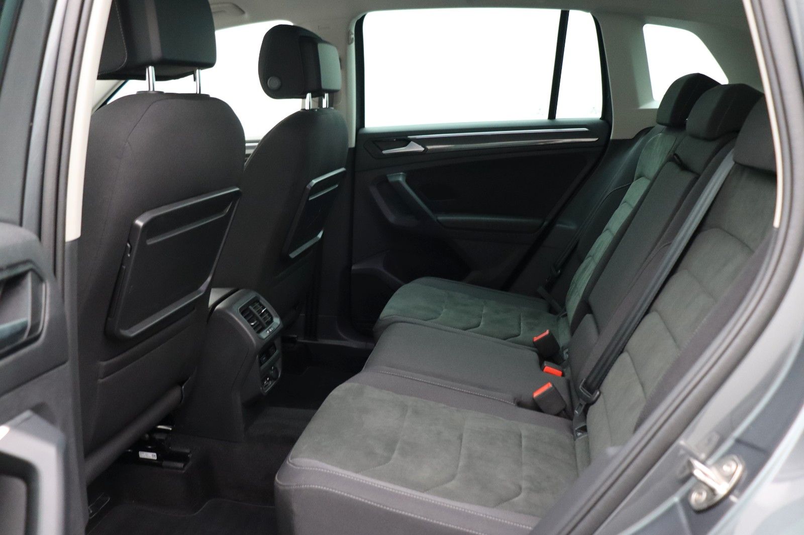 Fahrzeugabbildung Volkswagen Tiguan Highline 2.0 TDI 4Motion Standheizung