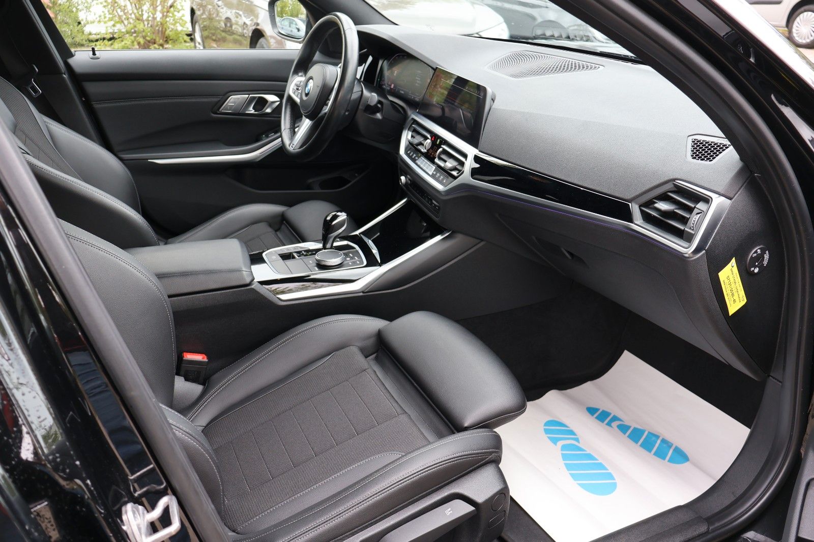Fahrzeugabbildung BMW 318 Baureihe 3 Lim. 318 d Advantage