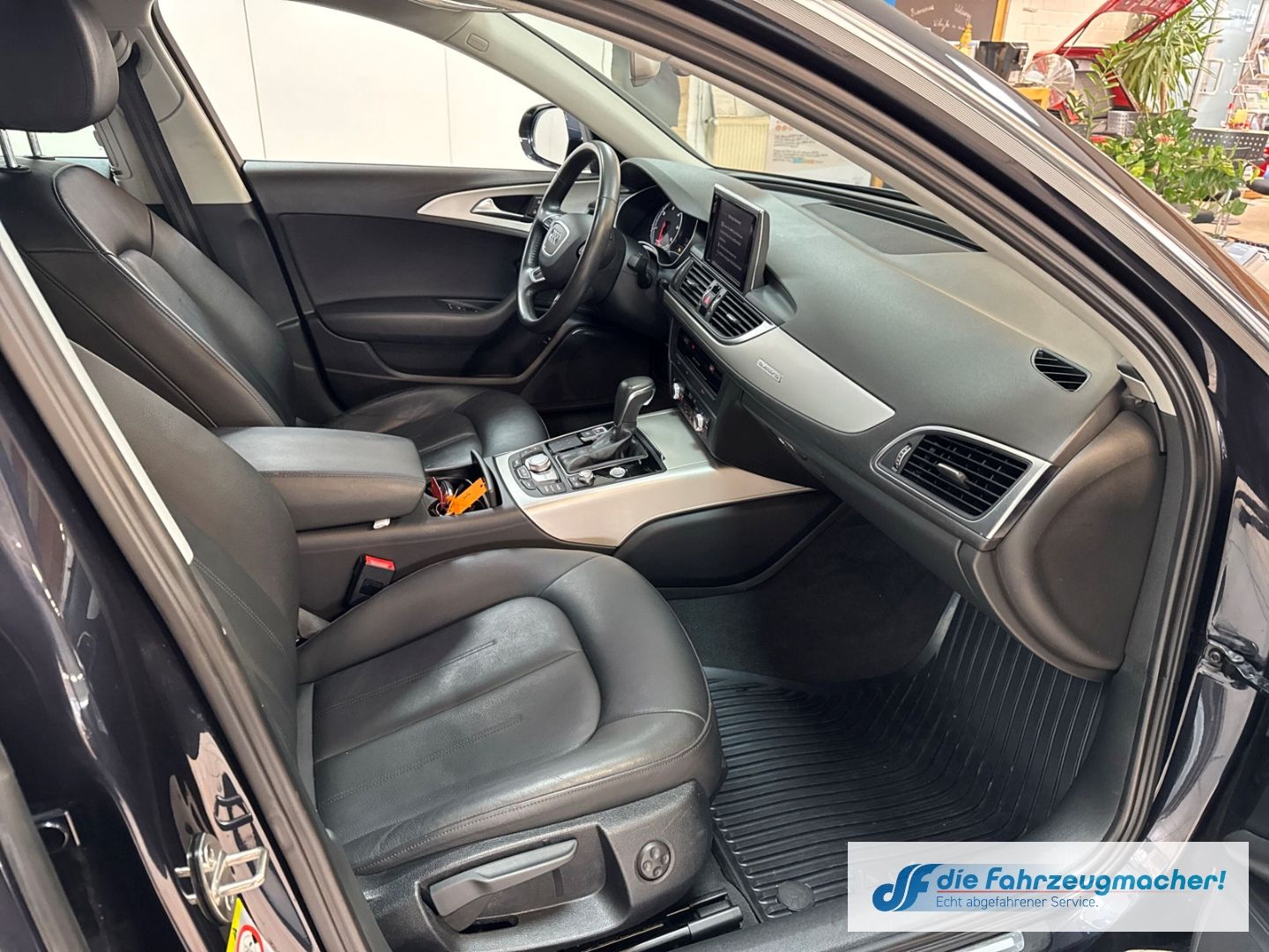 Fahrzeugabbildung Audi A6 Avant 2.0 TDI quattro AHK-klappbar Navi Leder