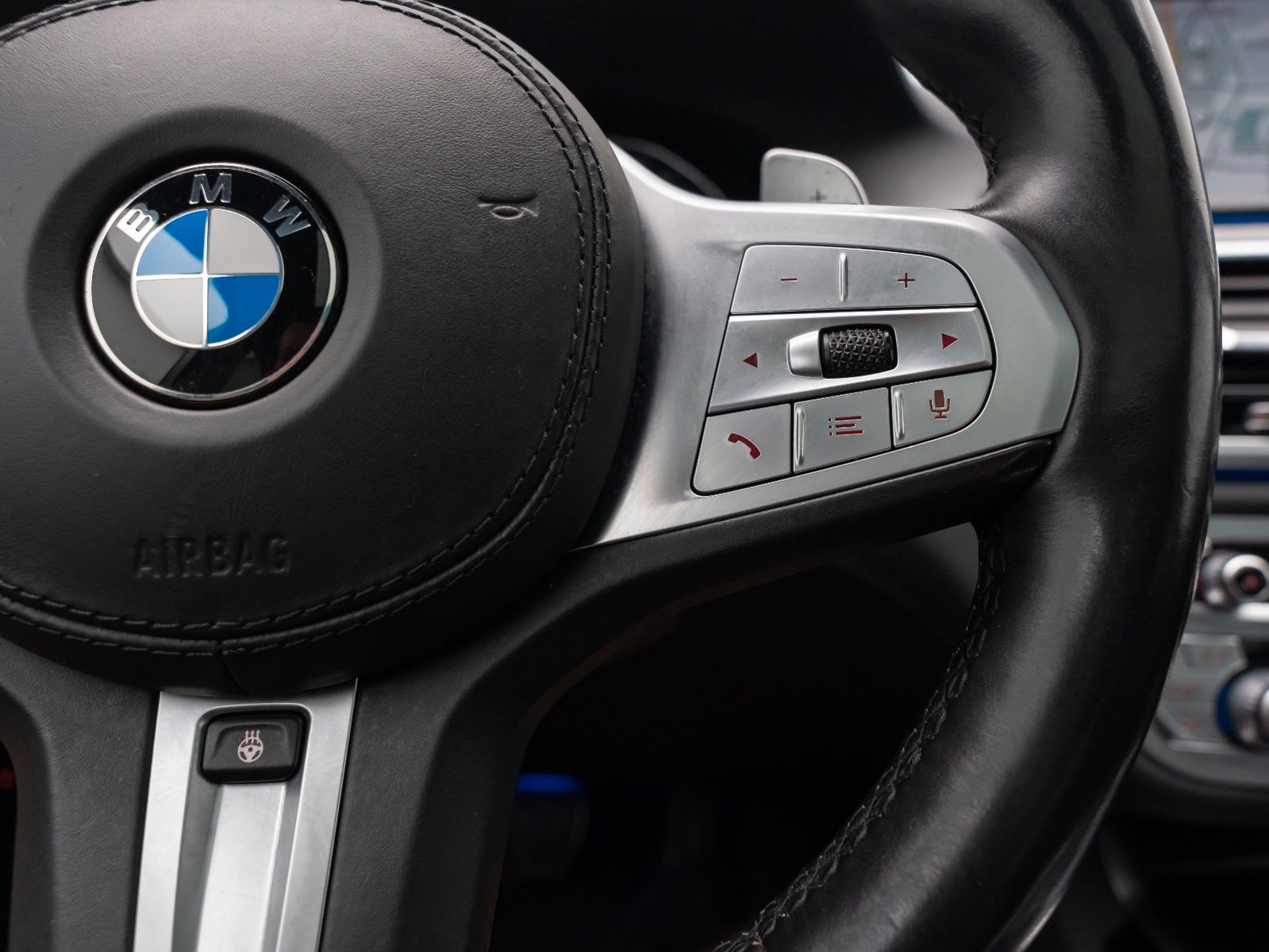 Fahrzeugabbildung BMW 745e iP M Sport Kamera HiFi HUD Massag GSD Alarm