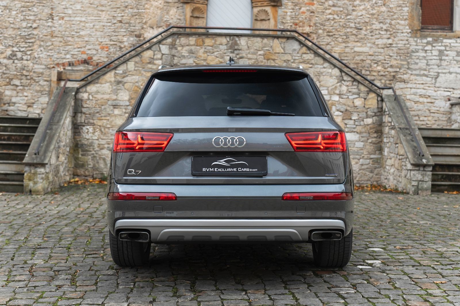 Fahrzeugabbildung Audi Q7 3.0 TFSI Quattro LED PANO NAV 7 SITZER BOSE