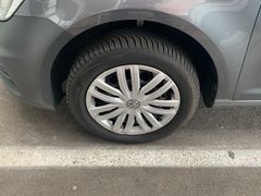Fahrzeugabbildung Volkswagen Caddy Maxi 2,0 TDI 4Motion Xenon AHK Standheizng