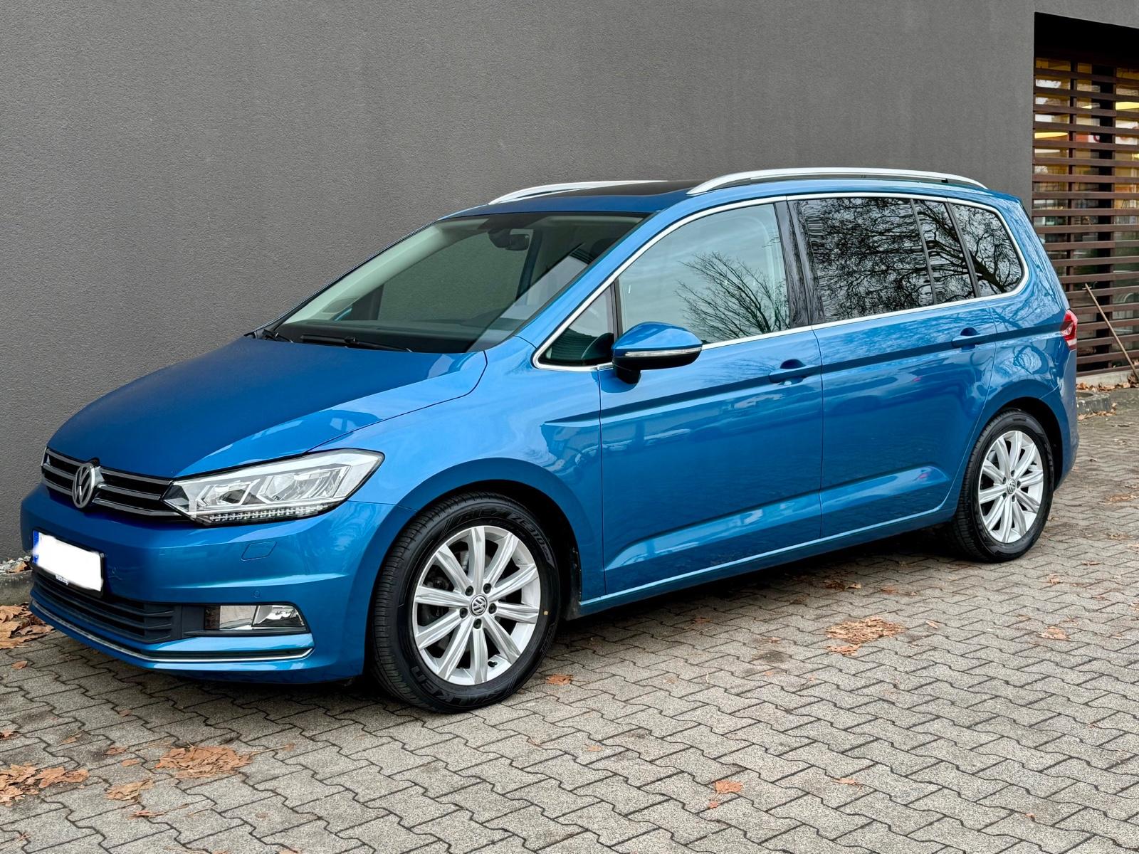 Volkswagen Touran 2.0 TDI Highline 7-Sitzer ACC Pano AHK