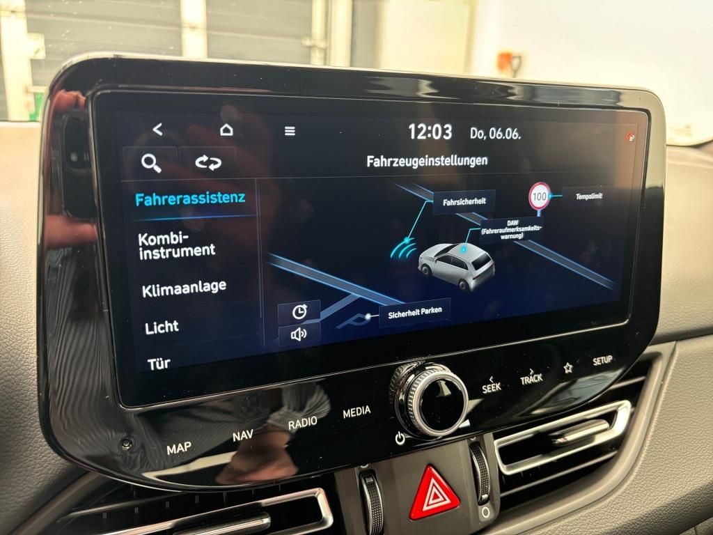 Fahrzeugabbildung Hyundai i30 5-Türer 1.0 T-GDI 6-MT Advantage FLA Navi