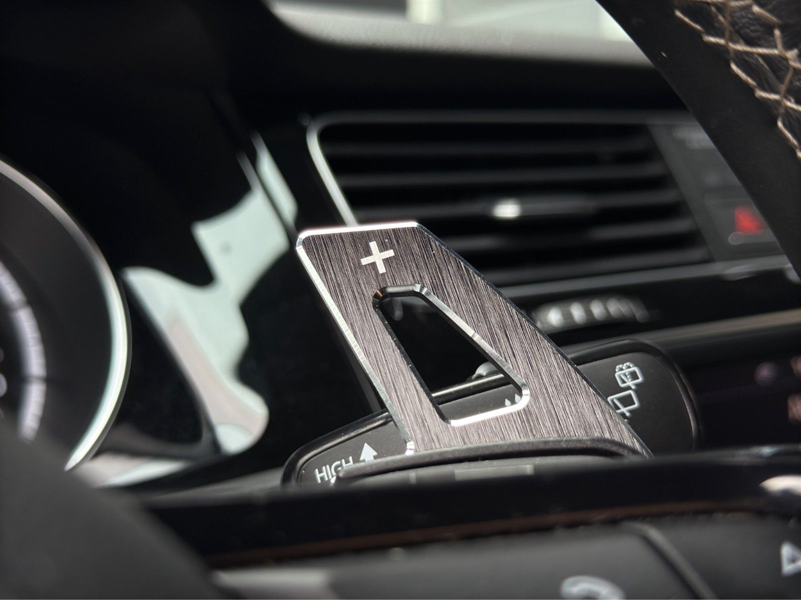 Fahrzeugabbildung Volkswagen Golf VII Variant R ABT *DYNAUDIO*DCC*RFK*Massage