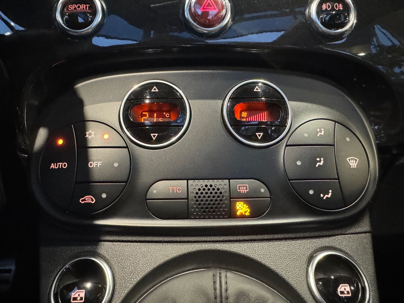 Fahrzeugabbildung Abarth 595C  Scorpioneoro Turismo - 2000 Stk weltweit!