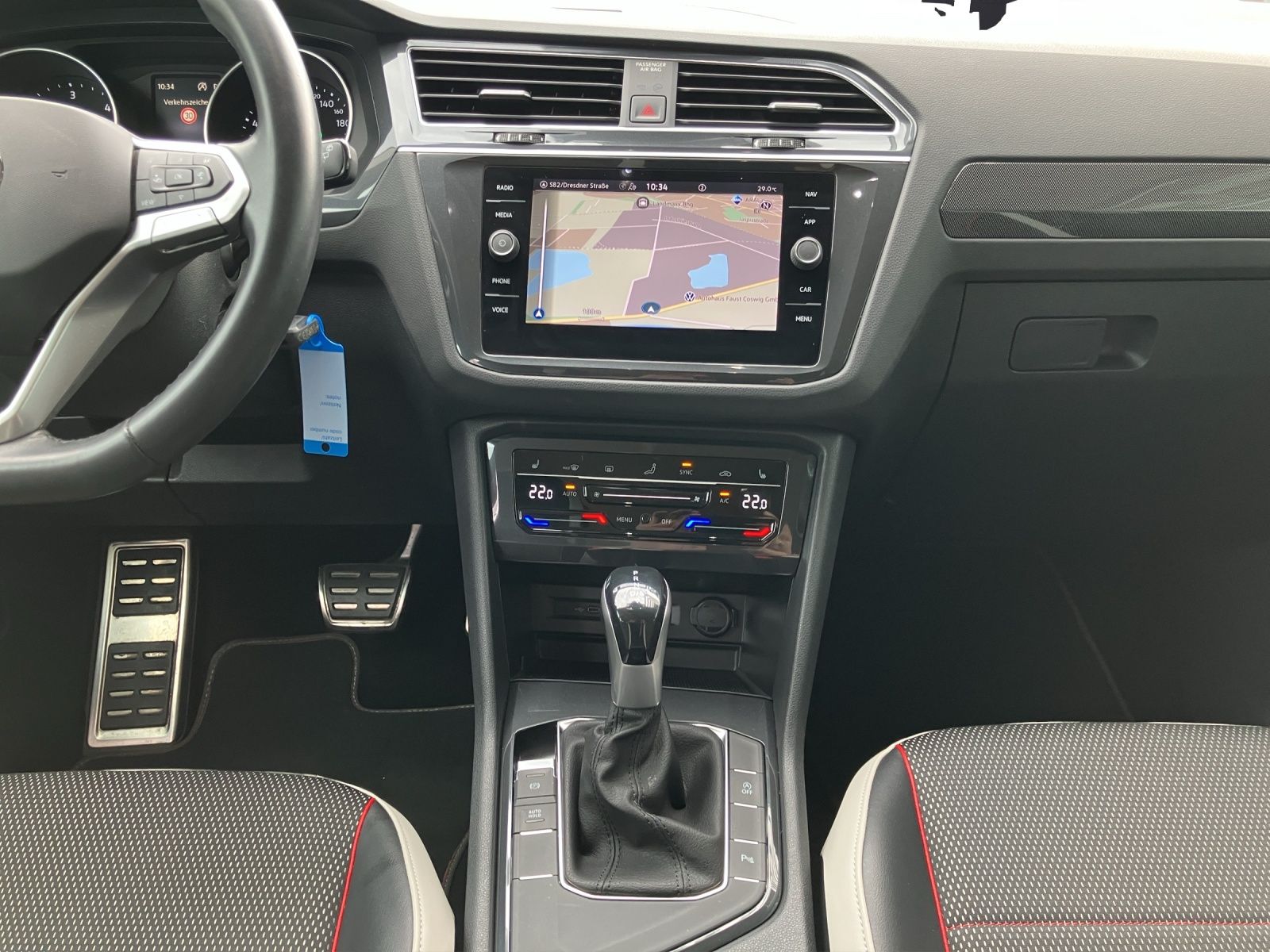 Fahrzeugabbildung Volkswagen Tiguan TDI Urban Sport DSG LED Navi ACC AHK PDC