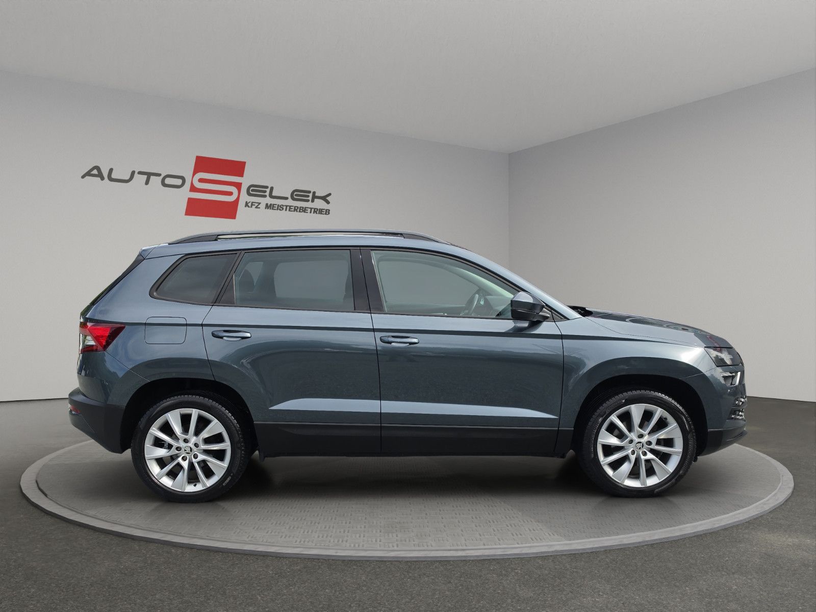 Fahrzeugabbildung SKODA Karoq Ambition Apple CarPlay