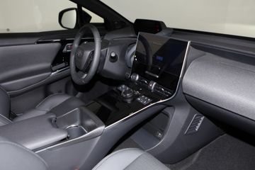 Toyota bZ4X 4x4 Comfort + Technik *ACC*JBL*MATRIX*PANO*