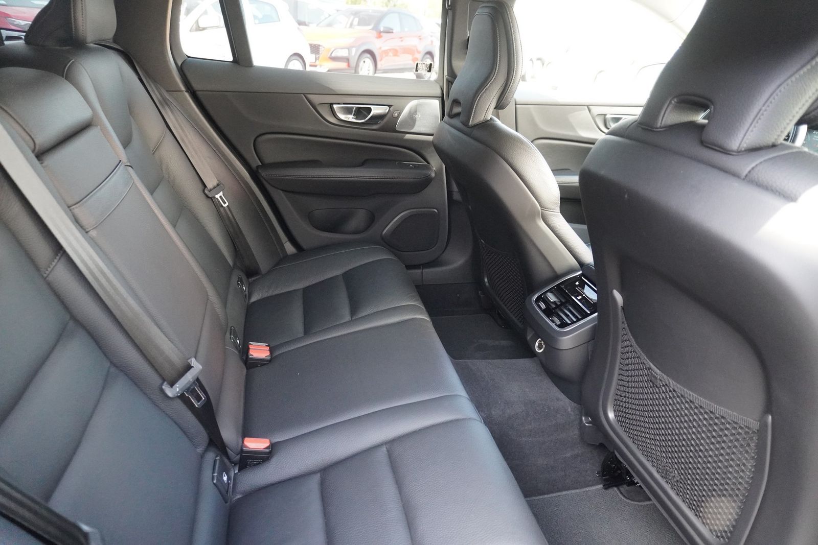 Volvo V60 Kombi T6 Inscription AWD LED ACC Navi Leder foto 25