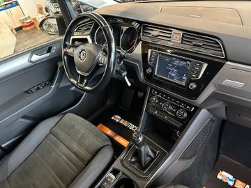 Volkswagen Touran*7-Sitzer*MASSAGE*ACC*AHK*NAV*STHZ*