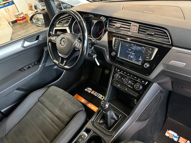 Volkswagen Touran*7-Sitzer*MASSAGE*ACC*AHK*NAV*STHZ*