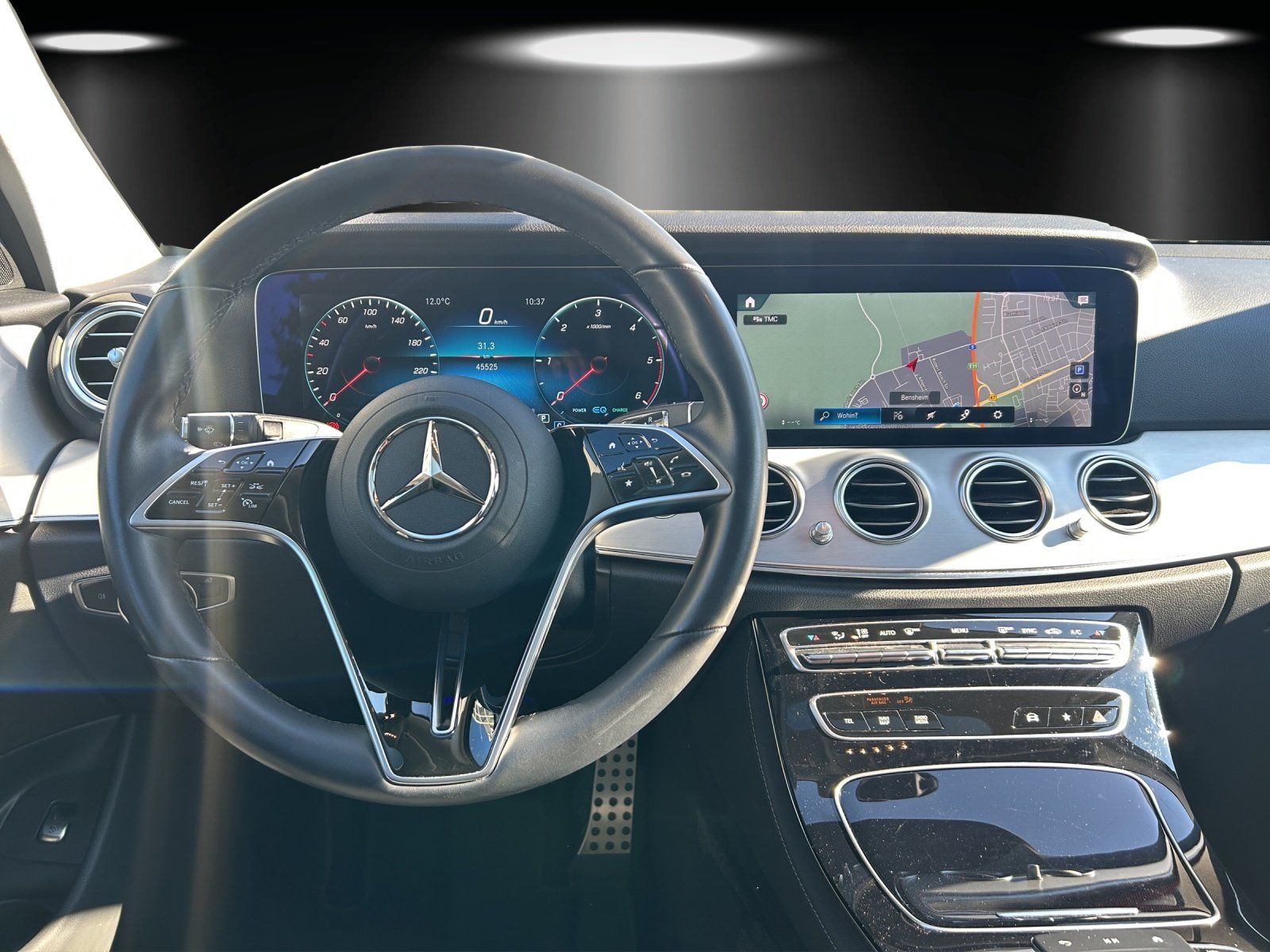 Fahrzeugabbildung Mercedes-Benz E220d 4M Tl All-Terrain DISTRO Pano AHK Memo LED