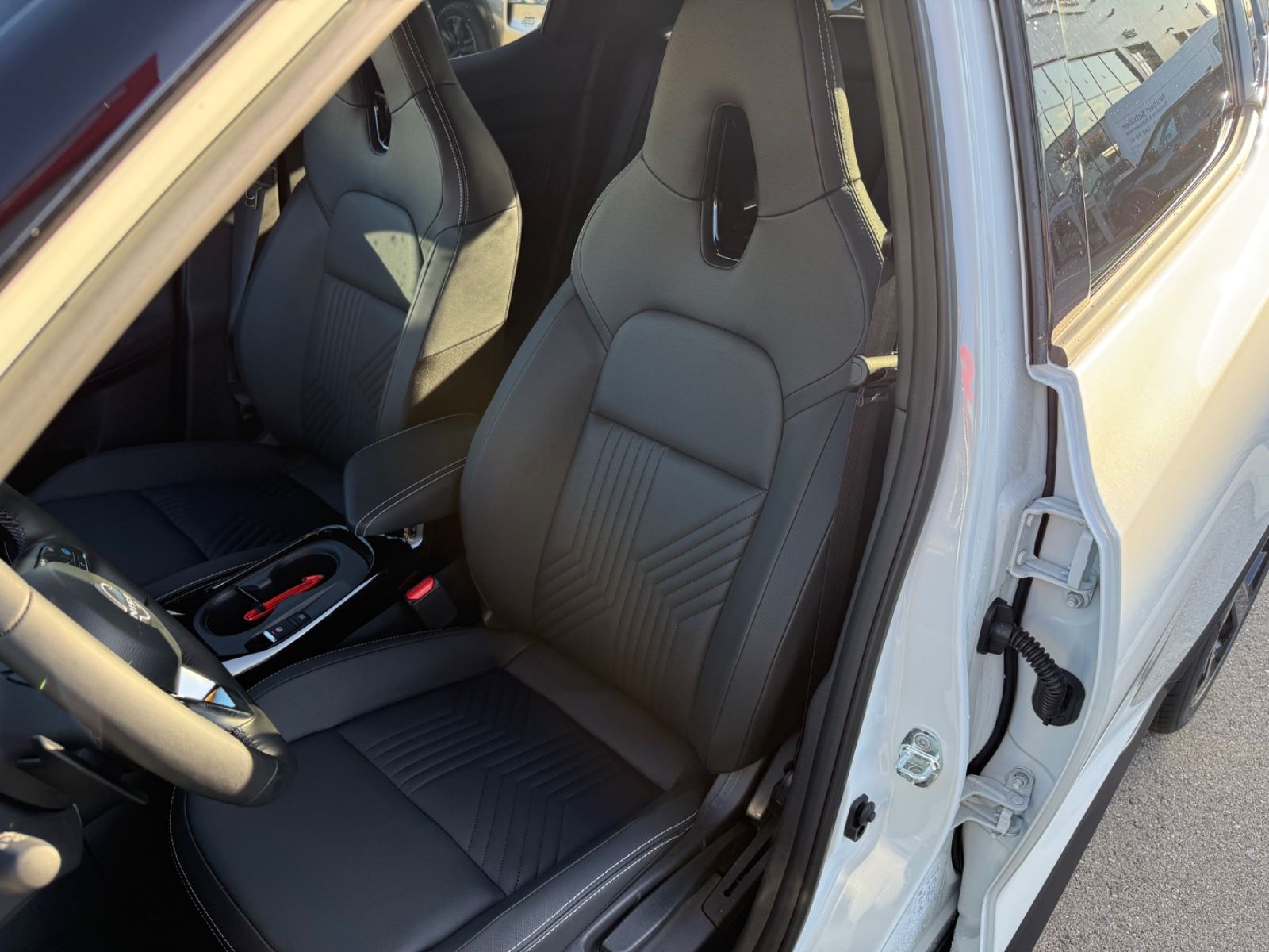 Fahrzeugabbildung Nissan Juke Tekna - Autom., Leder, Winter-Paket