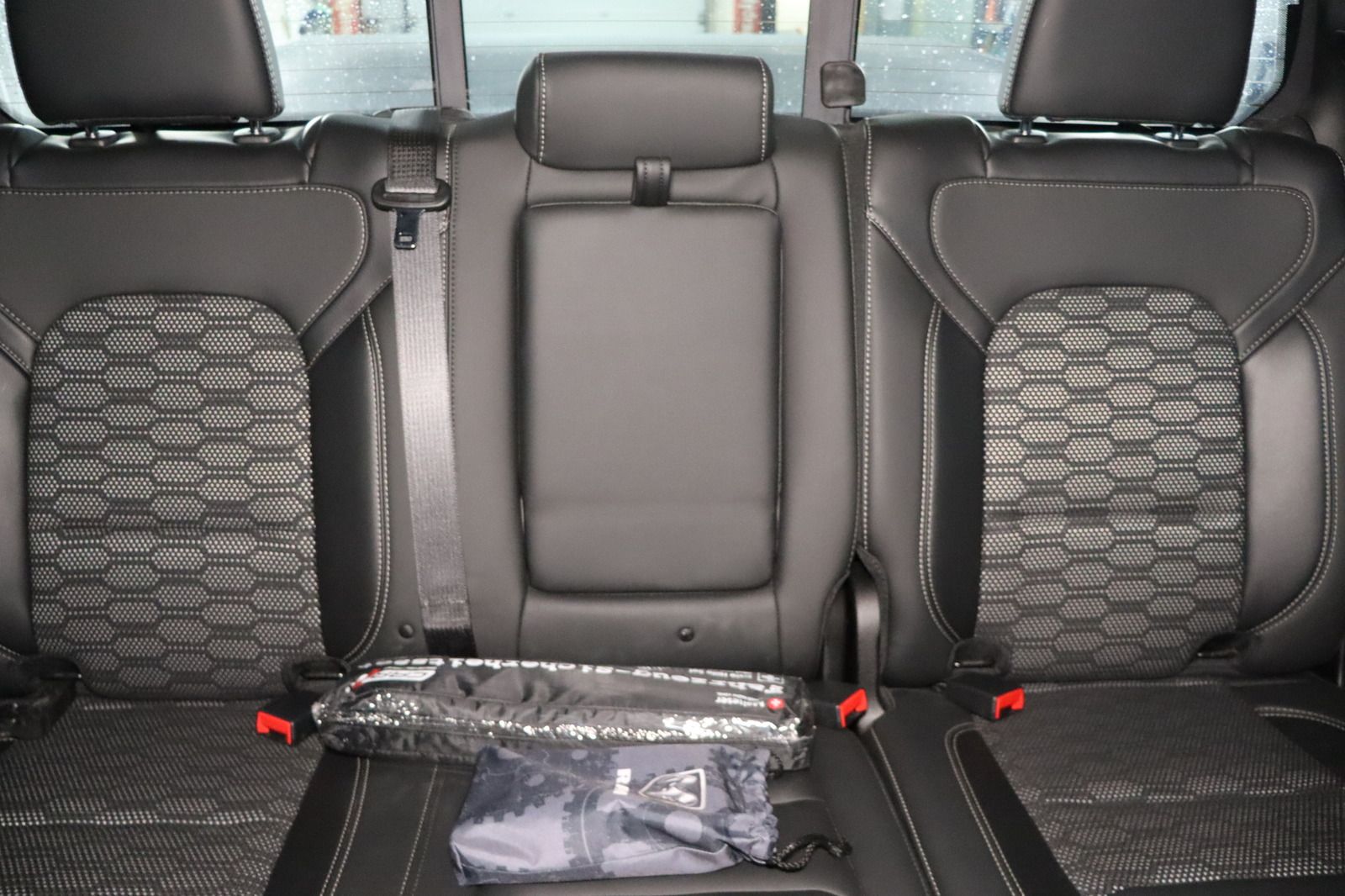 Fahrzeugabbildung Dodge Ram 1500 5.7 V8 Crew Cab Big Horn * Built to Ser