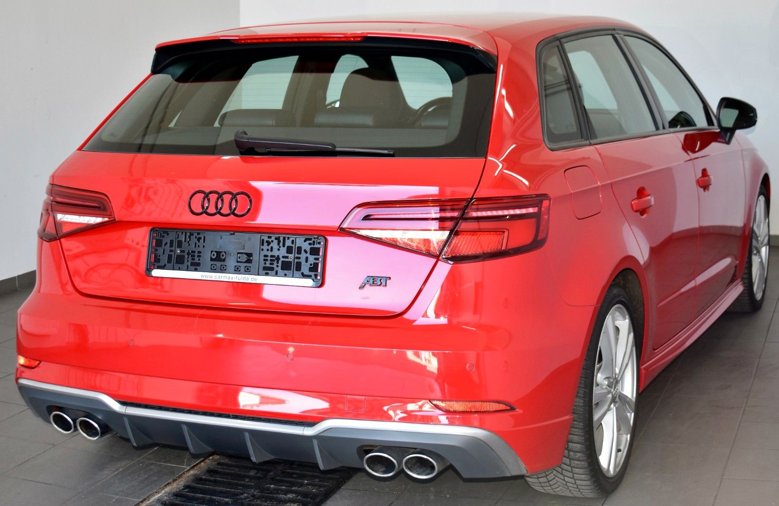 Fahrzeugabbildung Audi S3 Sportback 2.0 TFSI quattro T.Leder,LED,PDC