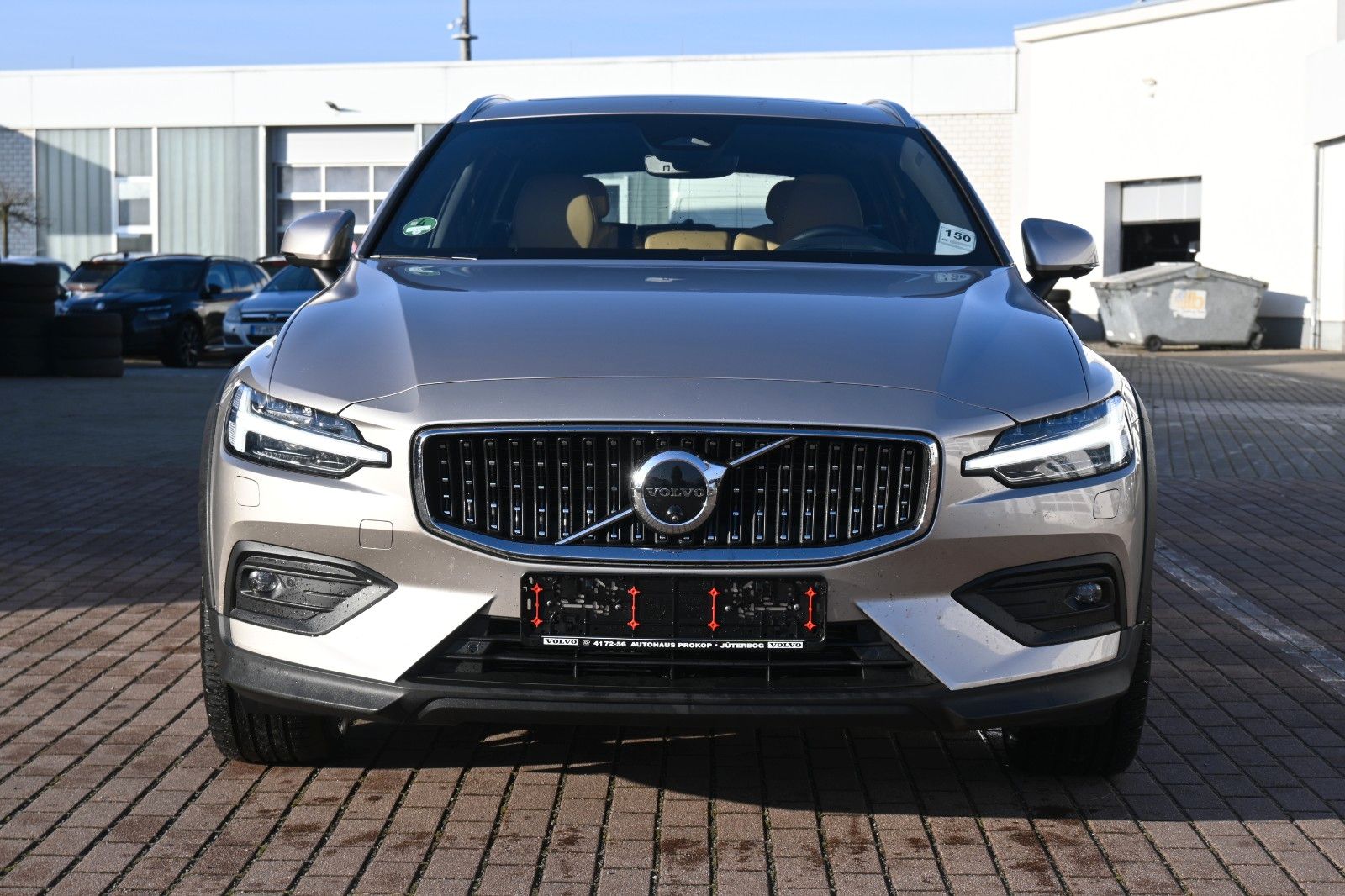 Fahrzeugabbildung Volvo V60 CC B4D AWD Ultimate*LED*PANO*360*H&K*MASSAGE