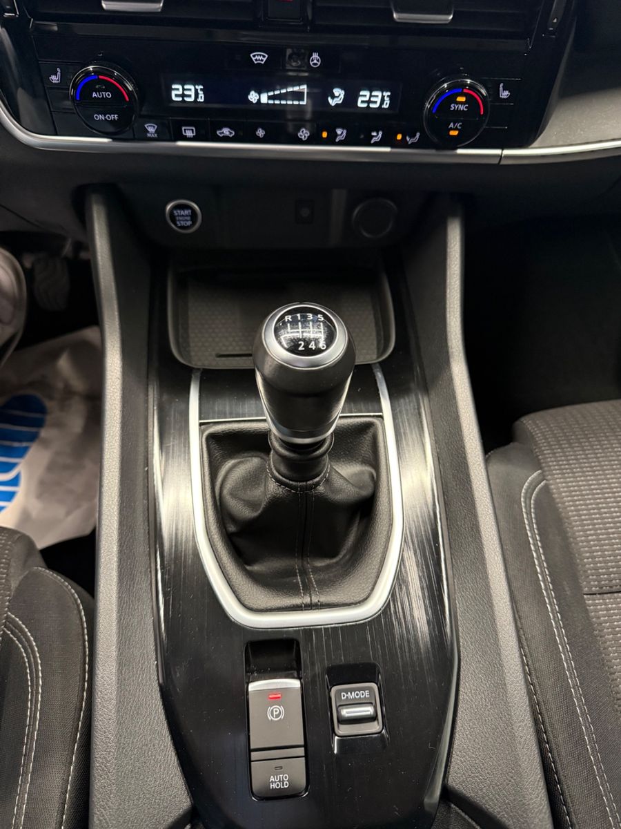 Fahrzeugabbildung Nissan Qashqai Acenta Nissan Connect Winter