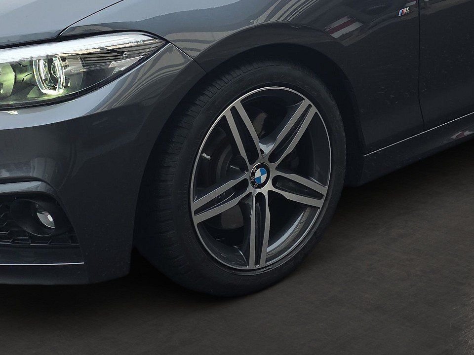 Fahrzeugabbildung BMW 2 Cabrio 230 i M Sport