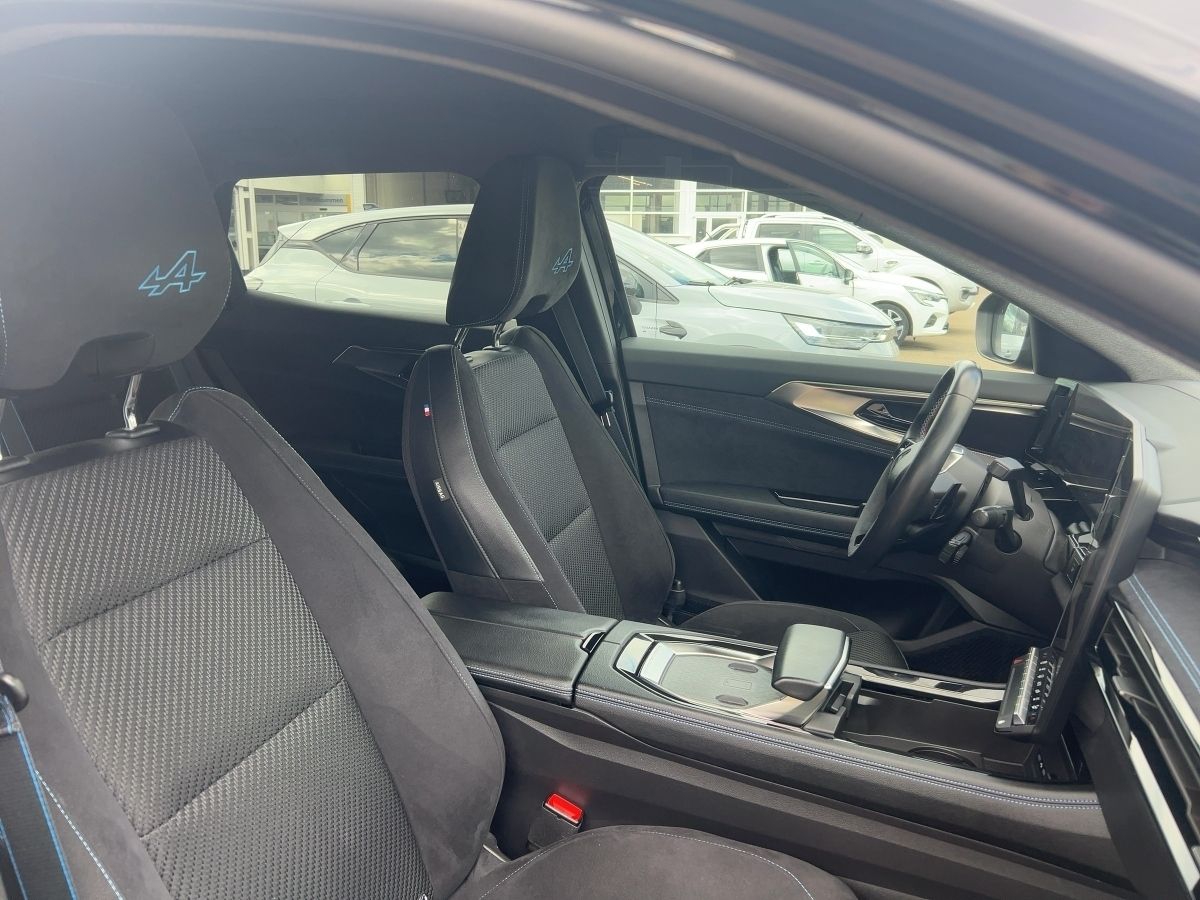 Fahrzeugabbildung Renault Austral Techno Esprit Alpine Mild Hybrid 160 Aut - mit KI generiert/bearbeitet