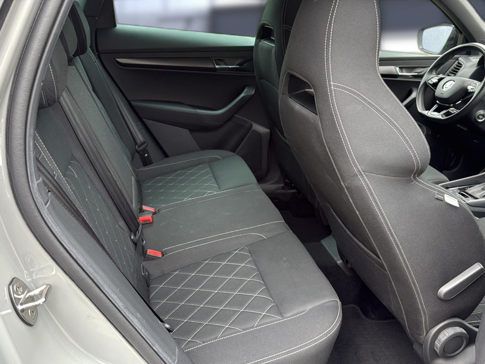 Fahrzeugabbildung SKODA Karoq Sportline 4x4/ unfallfrei