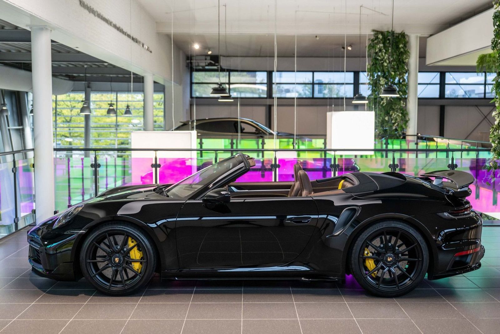Porsche 992 992 Turbo S Cabrio imagem 2
