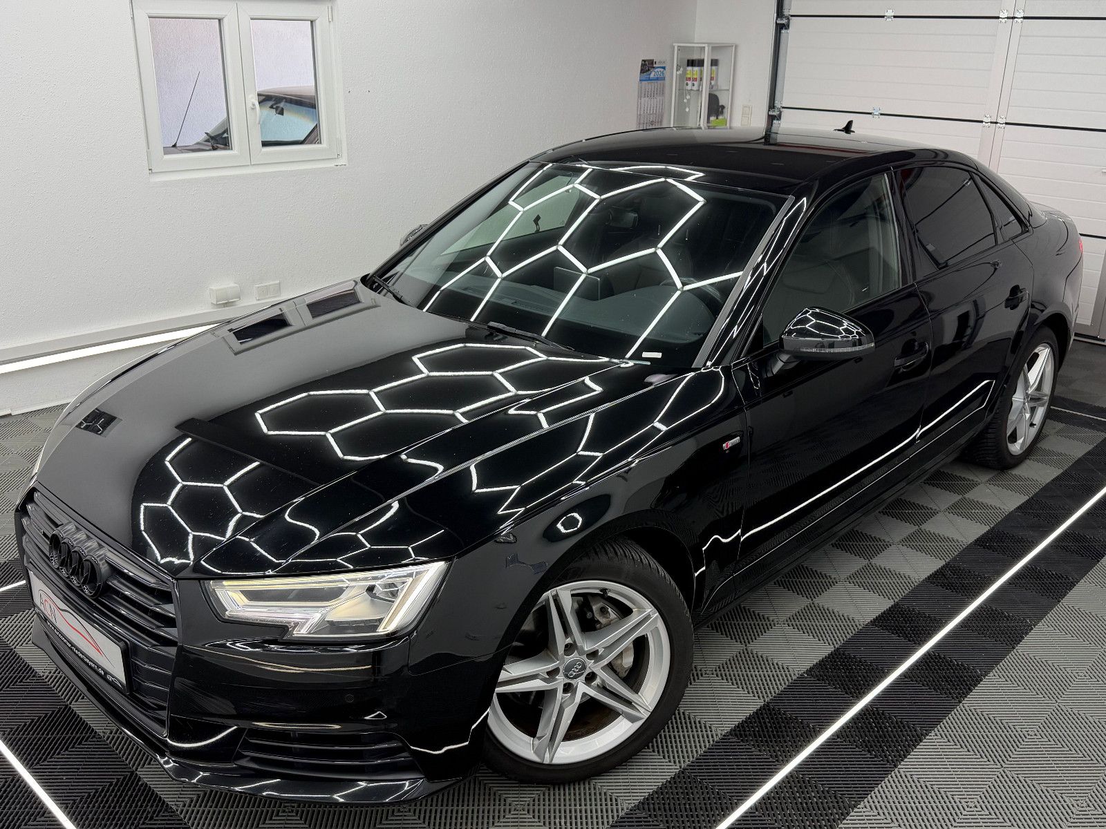 Fahrzeugabbildung Audi A4 3.0 Lim. Quattro S-LINE/DAB/B&O/MATRIX/VRTL