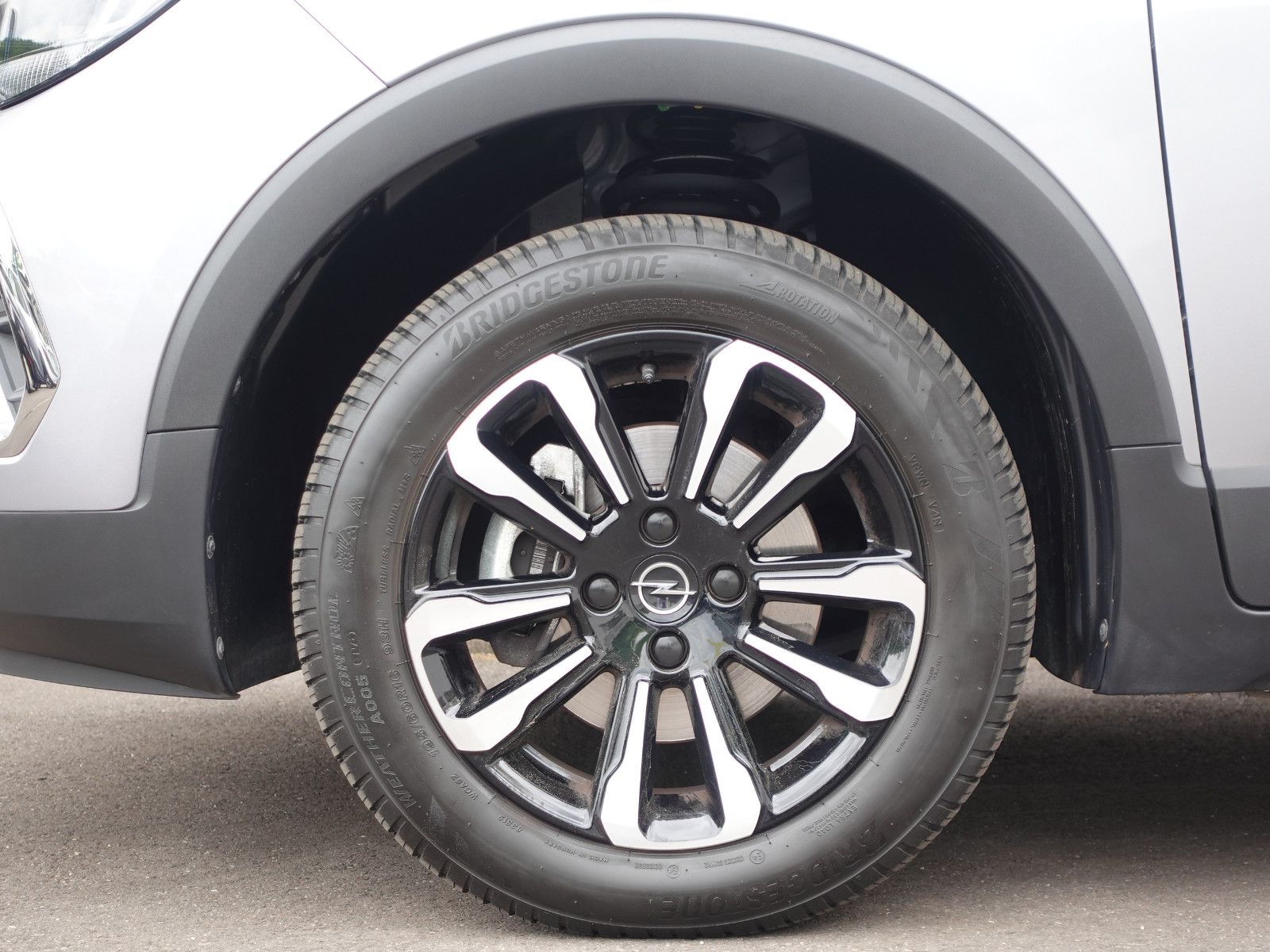 Fahrzeugabbildung Opel Crossland Elegance 1.2T,Navi,Kamera,Sitzhzg,Allw