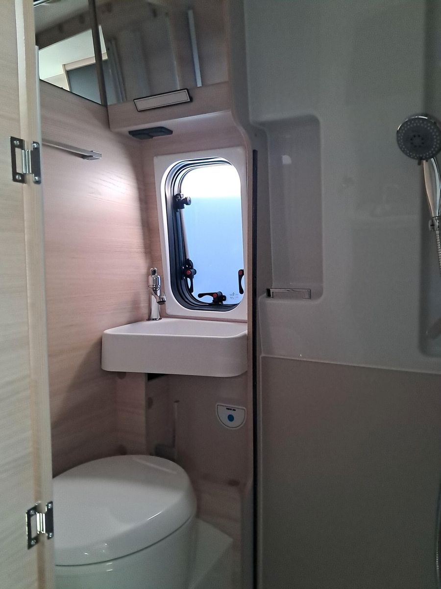 Fahrzeugabbildung Chausson Van Sport Line V594 Solar, Markise, RFK, Alu