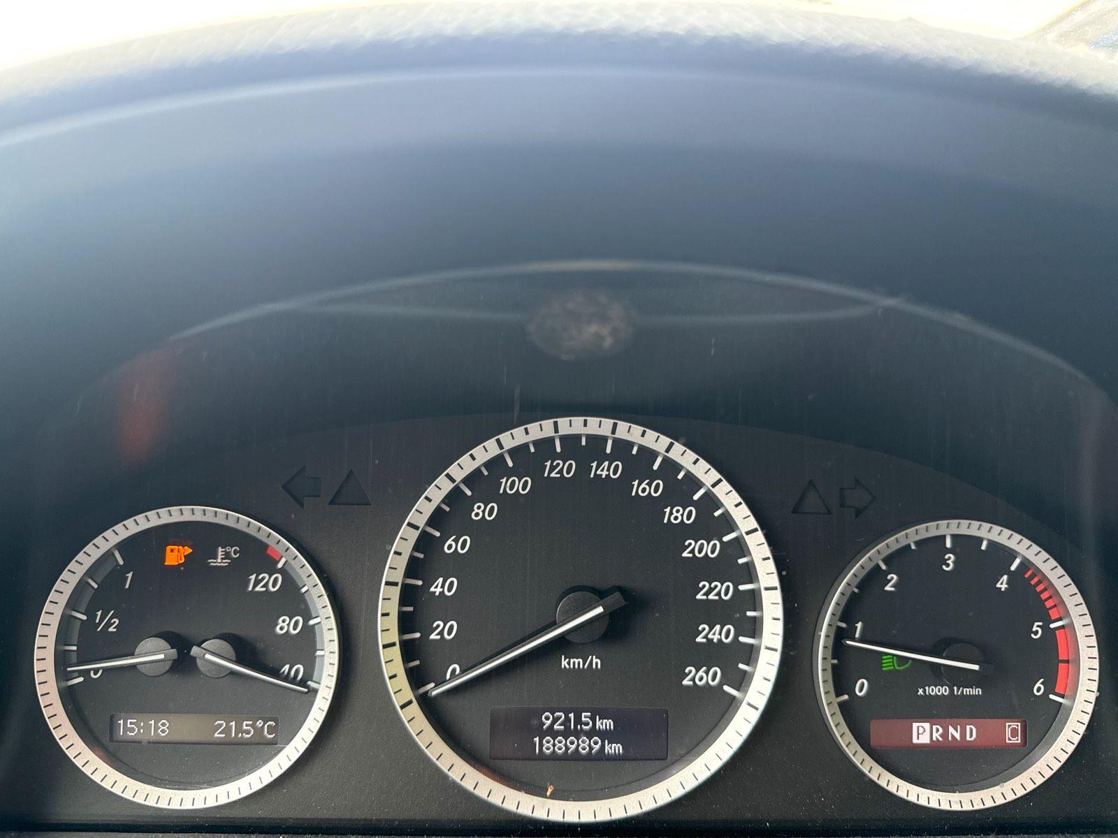 Mercedes-Benz C200 2008 — photo 9