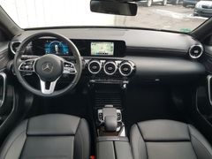 Fahrzeugabbildung Mercedes-Benz A 200d DCT Progressive Navi LED SiHz PDC RFK Pan