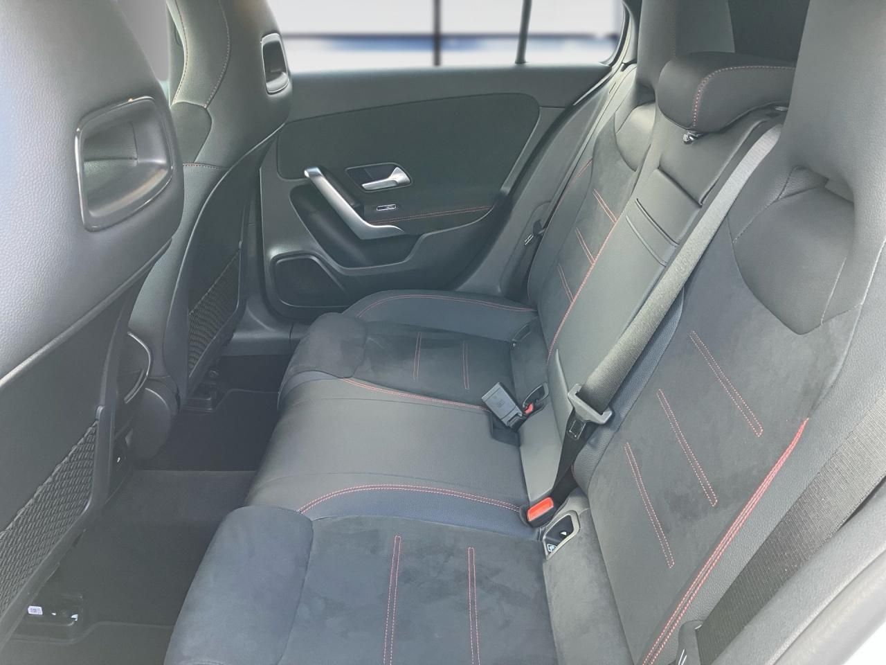 Fahrzeugabbildung Mercedes-Benz A 180 AMG AdvPlus Night Kamera Multibeam Keyless