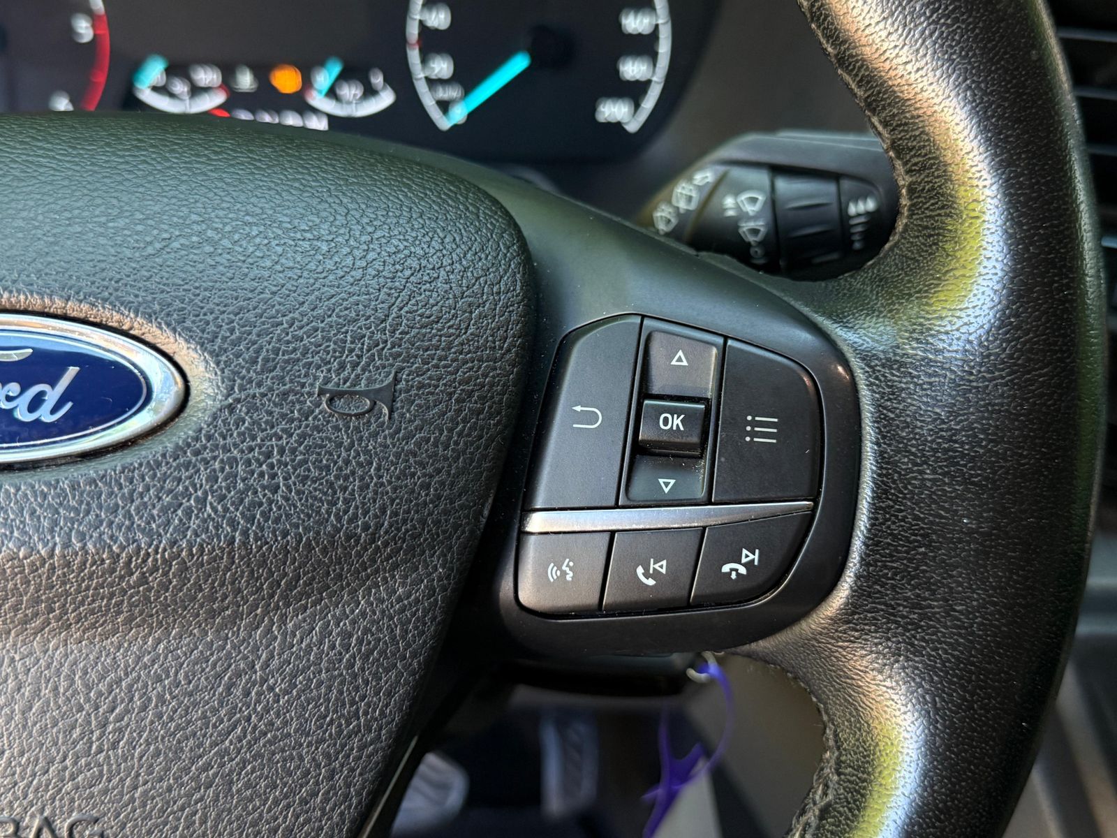 Fahrzeugabbildung Ford Tourneo Custom 320 Aut. L2 BI-XEN+SHZ+CARPLAY+8S