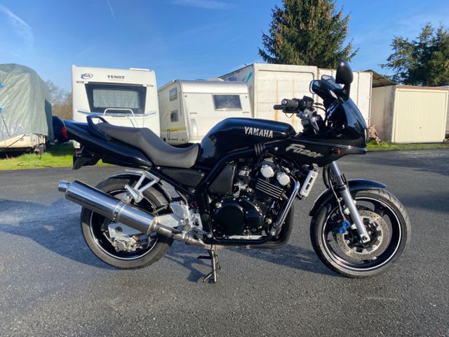 Yamaha FZS 600 S Fazer mit Sportauspuff! Super Zustand!