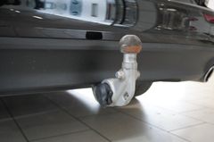 Fahrzeugabbildung Volvo V60 Kombi 2.0D MOMENTUM NAVI/LED/KAMERA/VIRT/AHK