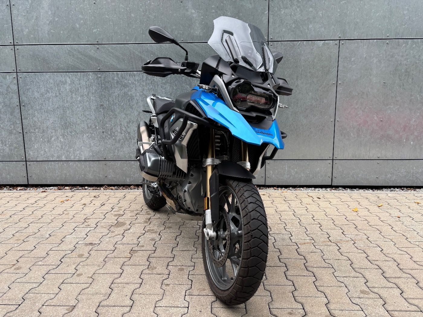 Fahrzeugabbildung BMW R 1250 GS 3 Pakete Akrapovic