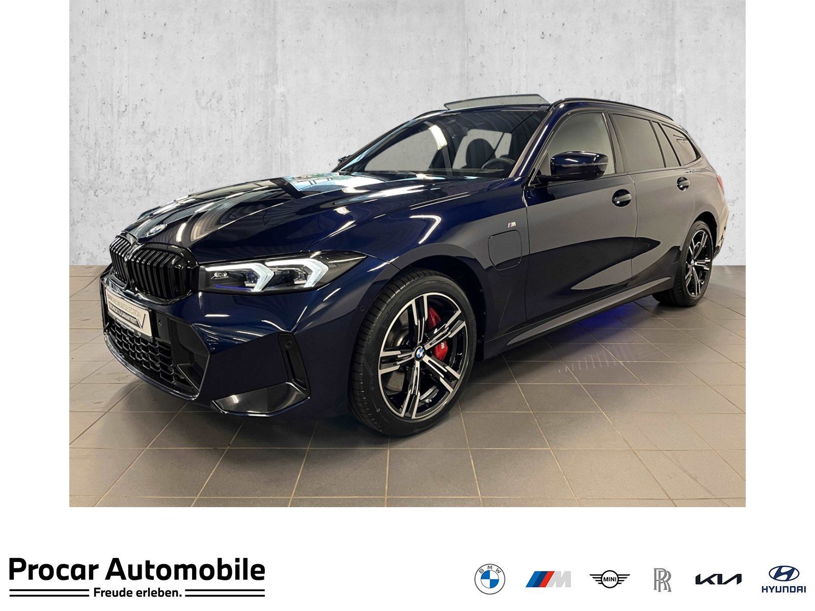 BMW 330e xDrive Touring M Sport Pro HUD PANO AHK RFK
