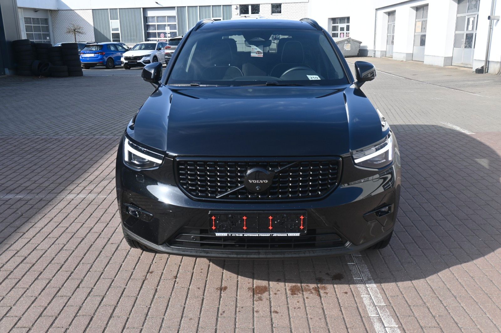 Fahrzeugabbildung Volvo XC40 B3 Plus Black Edition *360°*ACC*NAV*LED*PAN