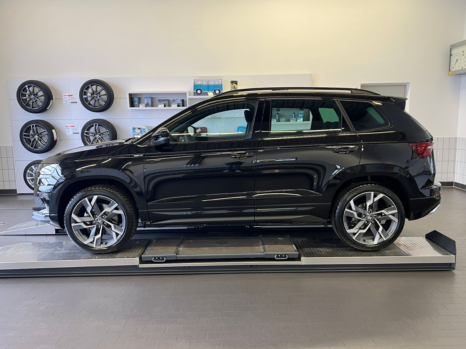 Fahrzeugabbildung SKODA Karoq Sportline 2.0 TDI DSG 4x4 *AHK,Canton-Soun