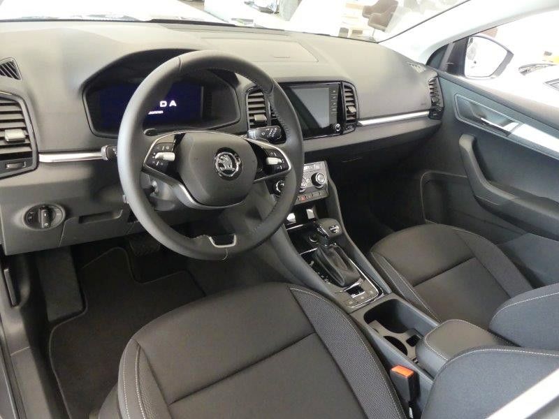 Fahrzeugabbildung SKODA Karoq 2.0l TDI DSG 4x4 Selection AHK*LED*KAM*NAV