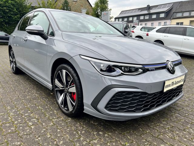 Golf VIII GTE 1.4 TSI DSG LED Navi 18 Zoll