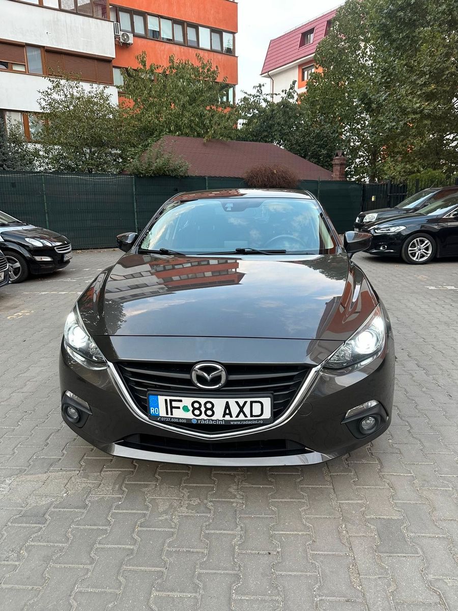 MAZDA 3