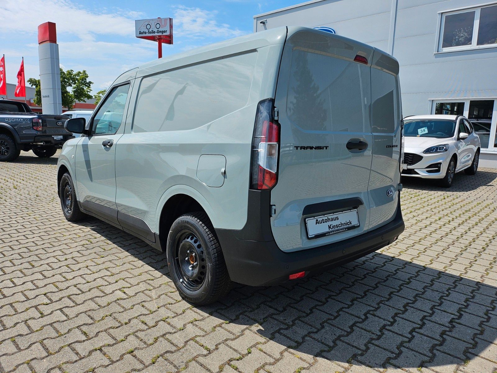 Fahrzeugabbildung Ford Transit Courier Trend