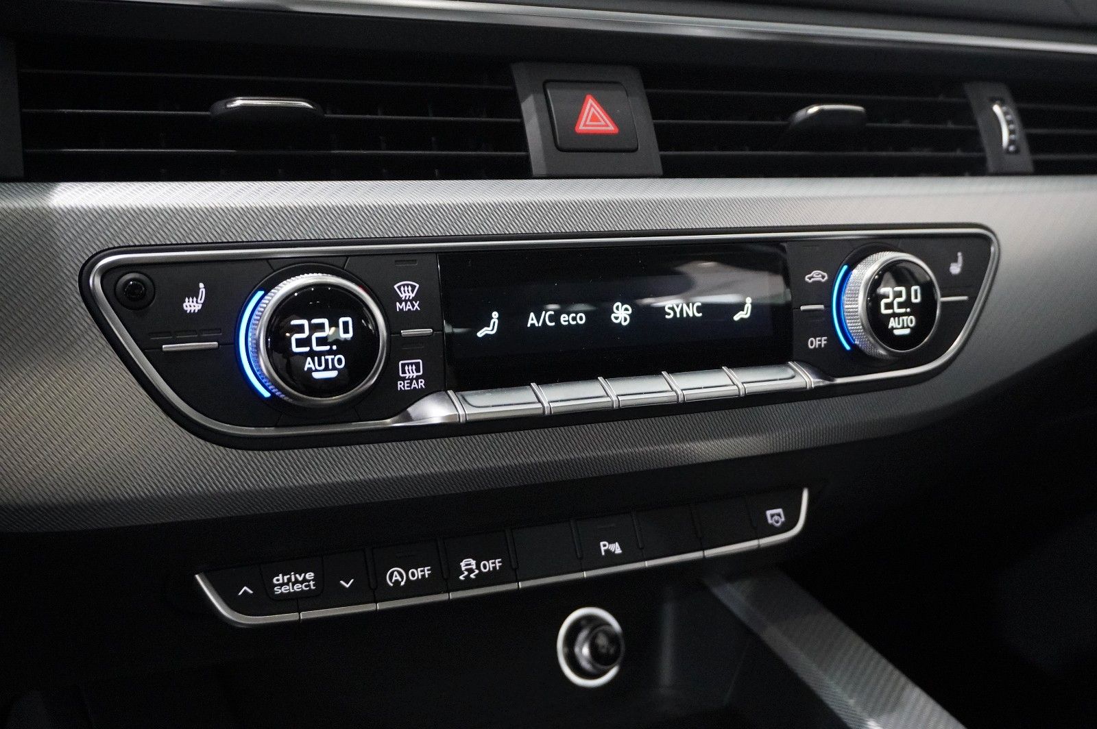 Fahrzeugabbildung Audi A4 Avant 35 TDI S-LINE SPORT NAVI/LED/KAMERA/DAB