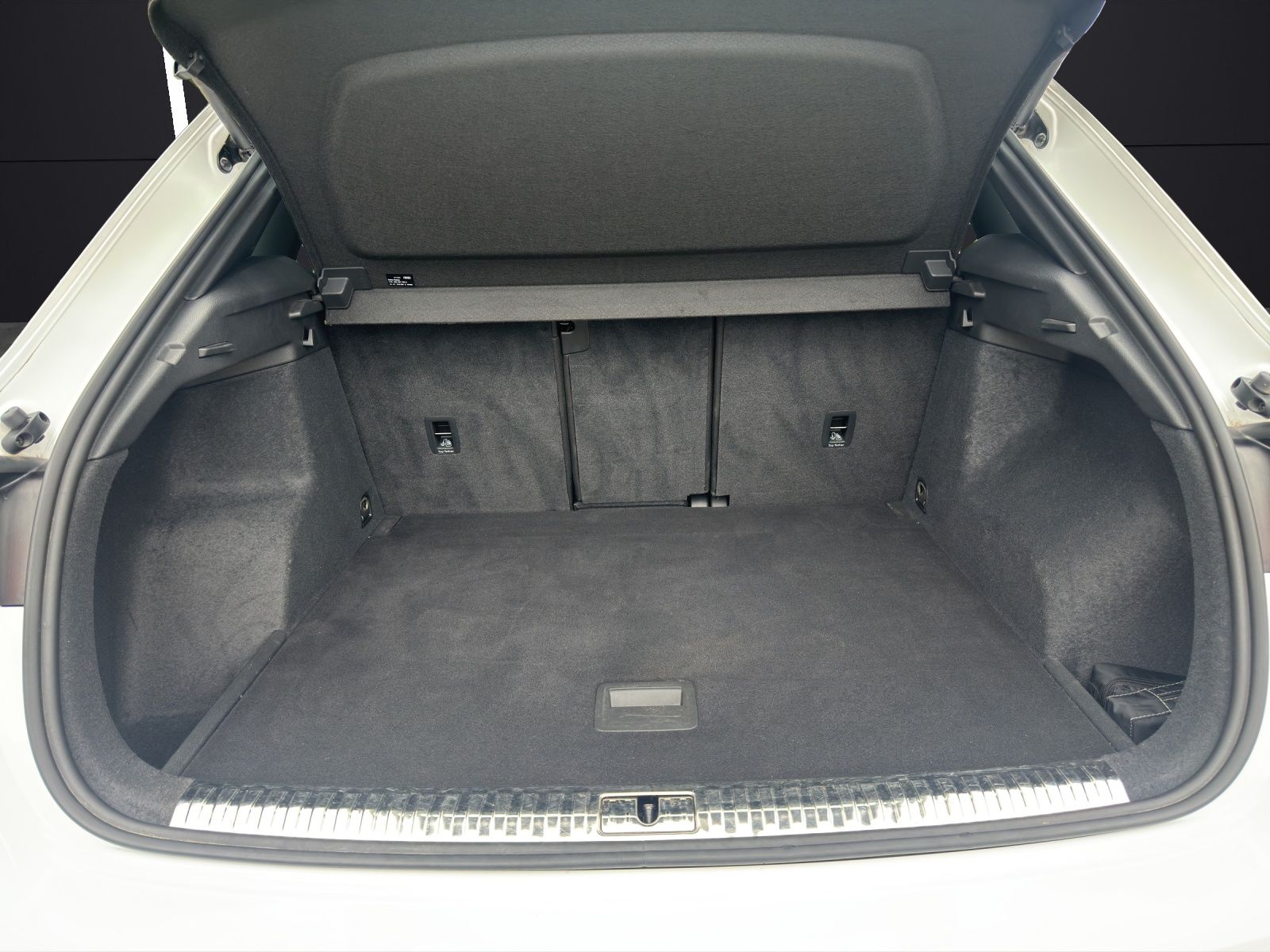 Fahrzeugabbildung Audi Q3 35 TDI advanced S tronic    Matrix LED  Navi