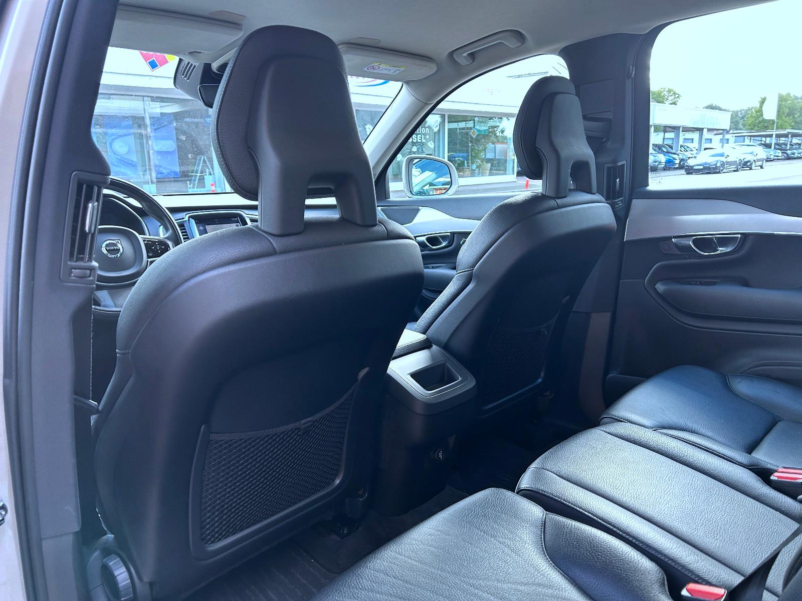 Volvo XC90 T6. 2,0 Ltr. Aut AWD Navi LED Leder Tüv NEU