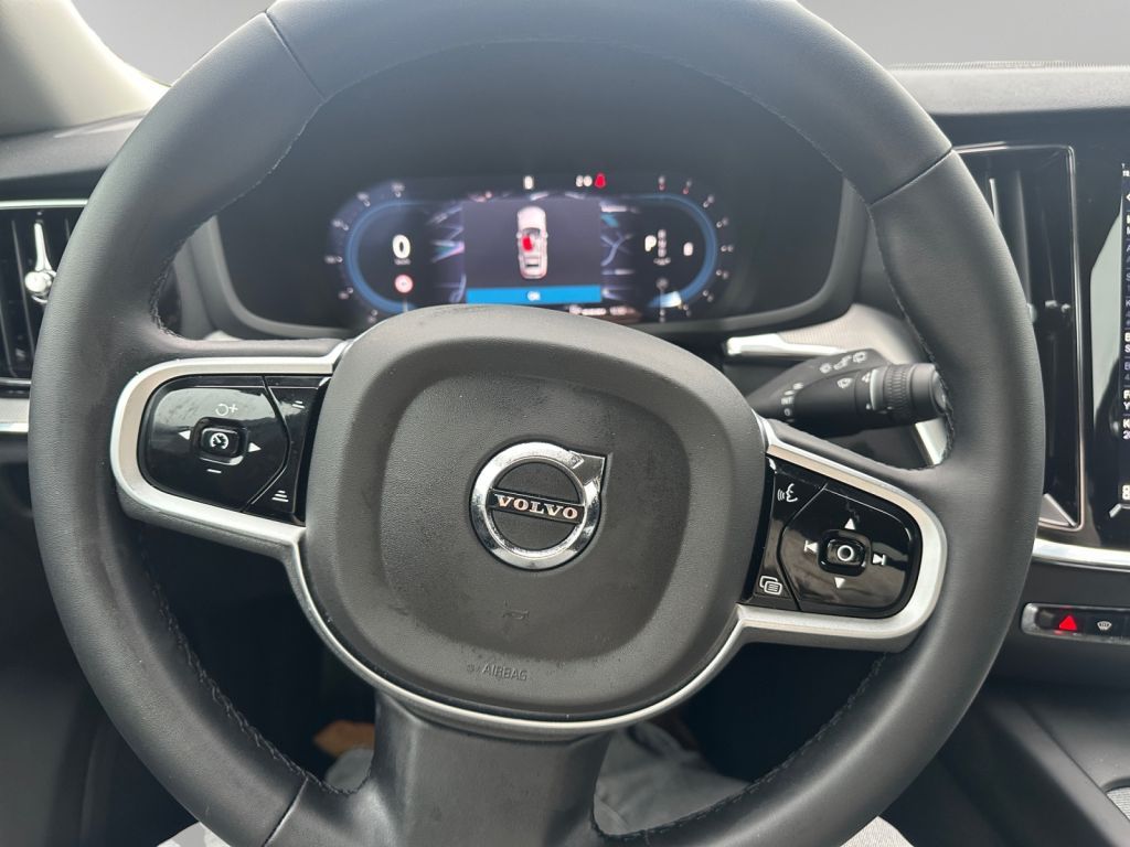 VOLVO V60 B4 B DKG Plus Dark 360° Frontscheibenheizung VOLVO V60 B4 B DKG Plus Dark 360° Frontscheibenheizung