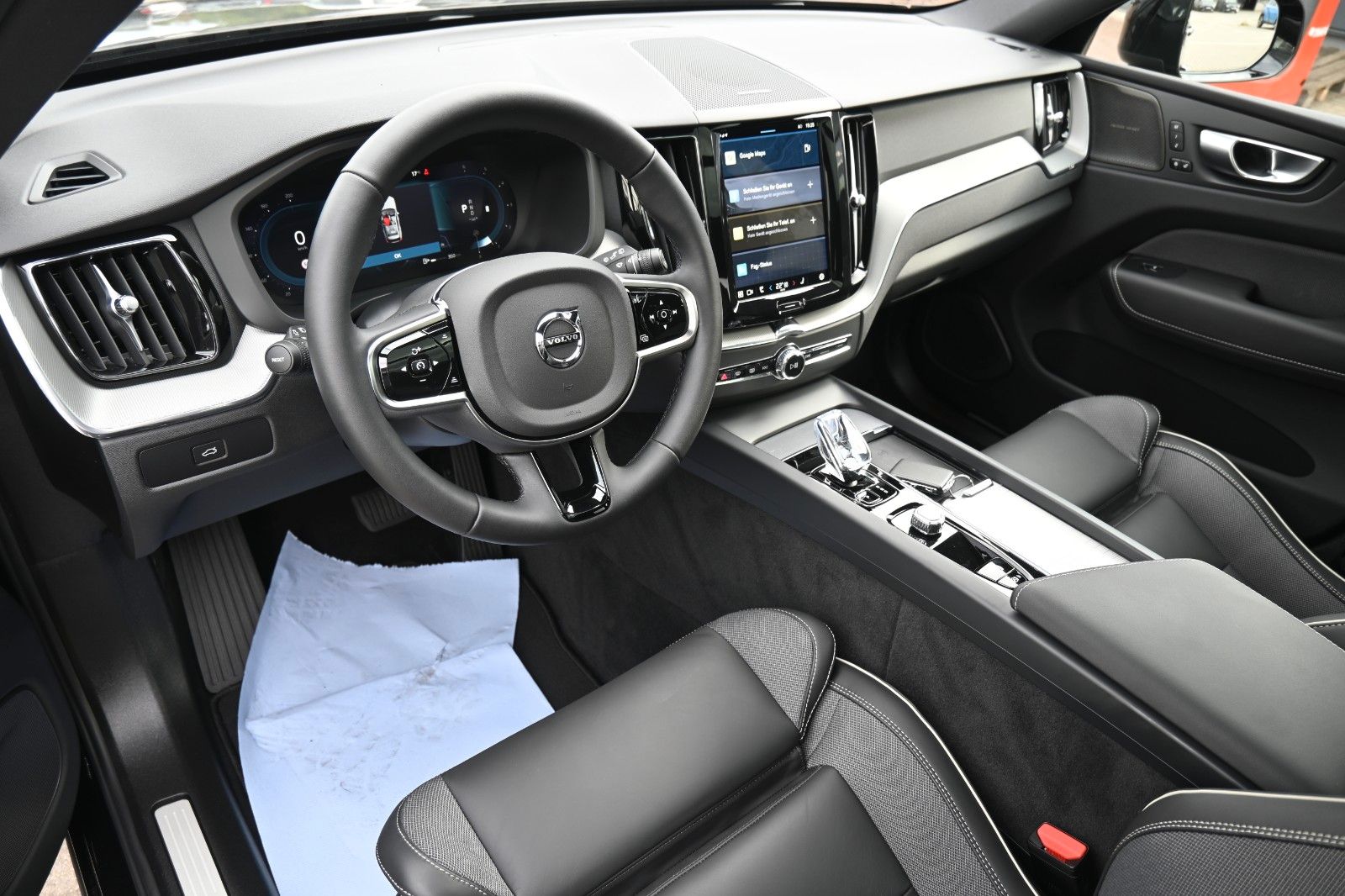 Fahrzeugabbildung Volvo XC60 B4 D Plus Dark*STDHZG*PANO*360°*ACC